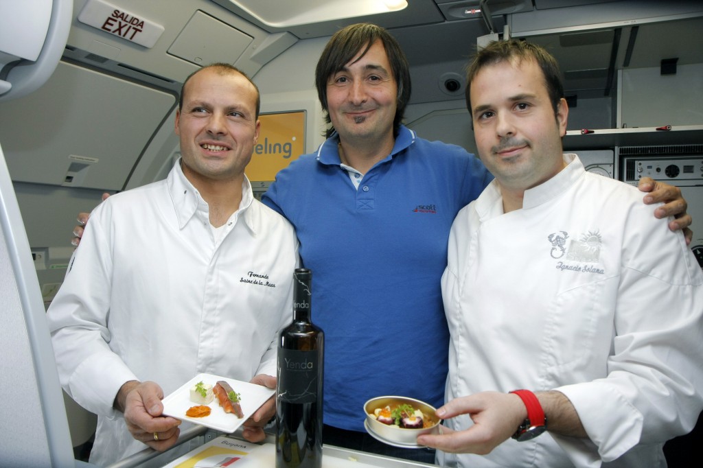 LOS DOS COCINEROS CON ESTRELLA MICHELIN Y EL BODEGERO.5 NOV 13