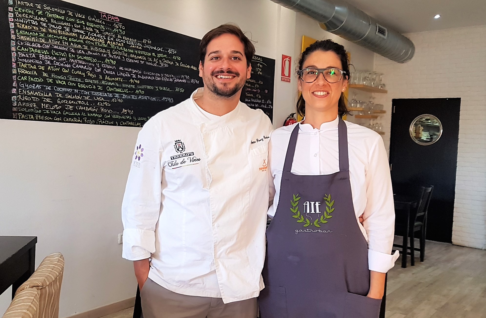 Omar y Virginia. Gastrobar AIE. El Sauzal. Tenerife. Foto: Xavier Agulló.