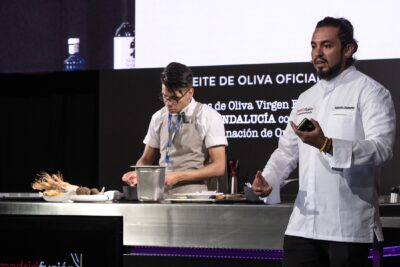 Alejandro Chamorro, Nuema, mientras imparte su ponencia.