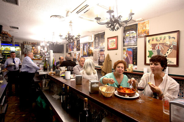 Barra del Bar León. Foto Ramón L. Pérez.