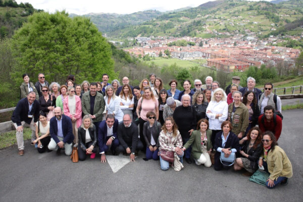 Foto de familia de los participantes en el congreso