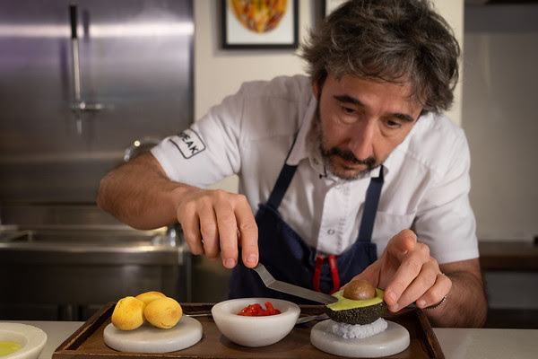 Diego Guerrero prepara sus recetas para Greenpeace