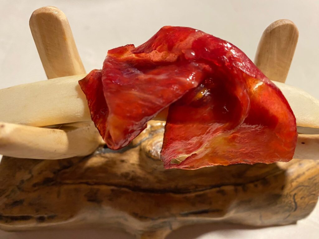 homenaje al icónico chuletón de Ávila en forma de lámina untada con pimiento rojo