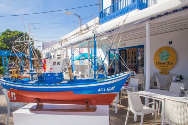 La ambientación marinera de Charco Vivo