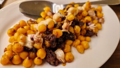 Garbanzos con butifarra negra