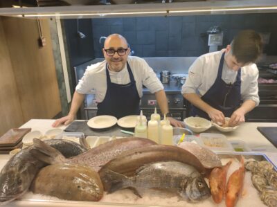 Carlos del Portillo, con la pesca diaria de Bistronomika