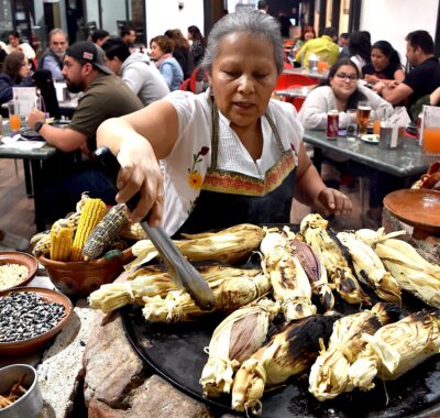 Fogones MX vive la ceremonia de las cocinas de México cada fin de semana.