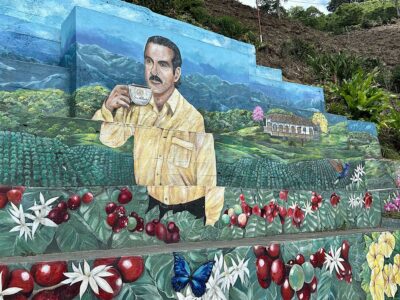 El mural recuerda a Gustavo Leyva.