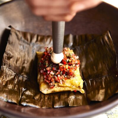 Montaje del tamal: cubrir con espuma