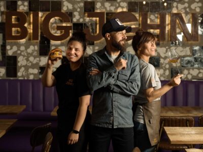 La chef Carmen Cortés, Juan Henestrosa y la sumiller Esperanza Jiménez