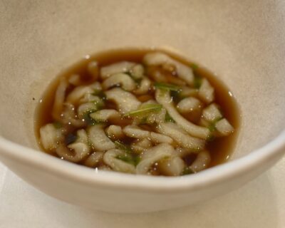  Bacalao y caracoles (Leartá)