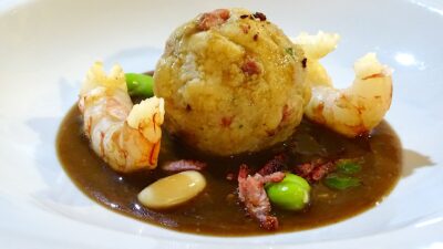 La cocina de Perazzoli profundiza en los sabores del mar. Foto, Jesi Llarri y Nicolás Centra.