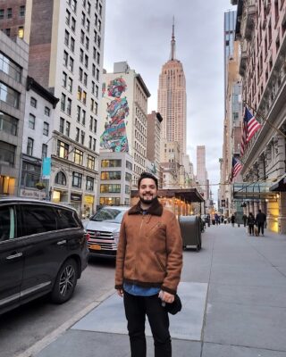 Llegó a Nueva York con una visa de excelencia.