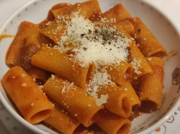 Rigatoni all' amatriciana de Armando al Pantheon