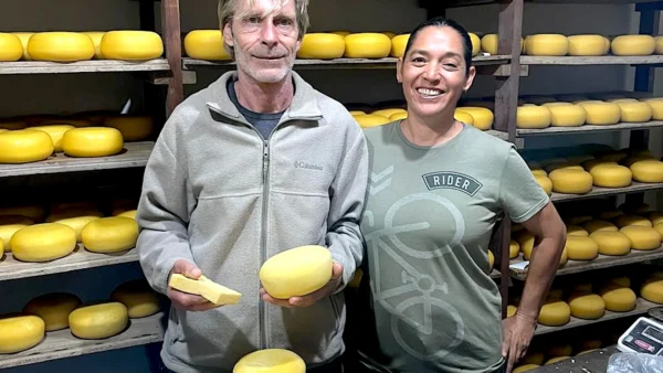 Brenda Castrejón y Leonardus Laurentius Van Maris en Quesería La Pradera.