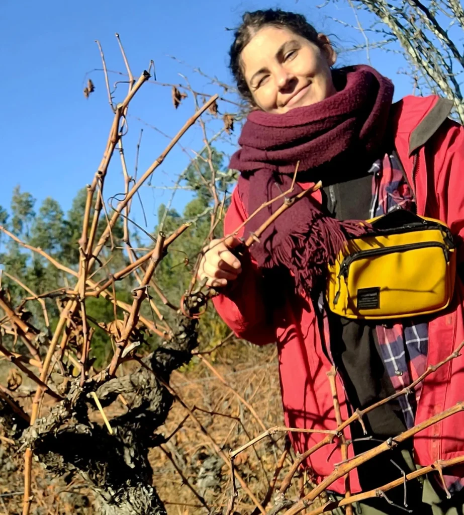 La imagen muestra a Lucía Bulacio, protagonista del restaurante, en el campo.