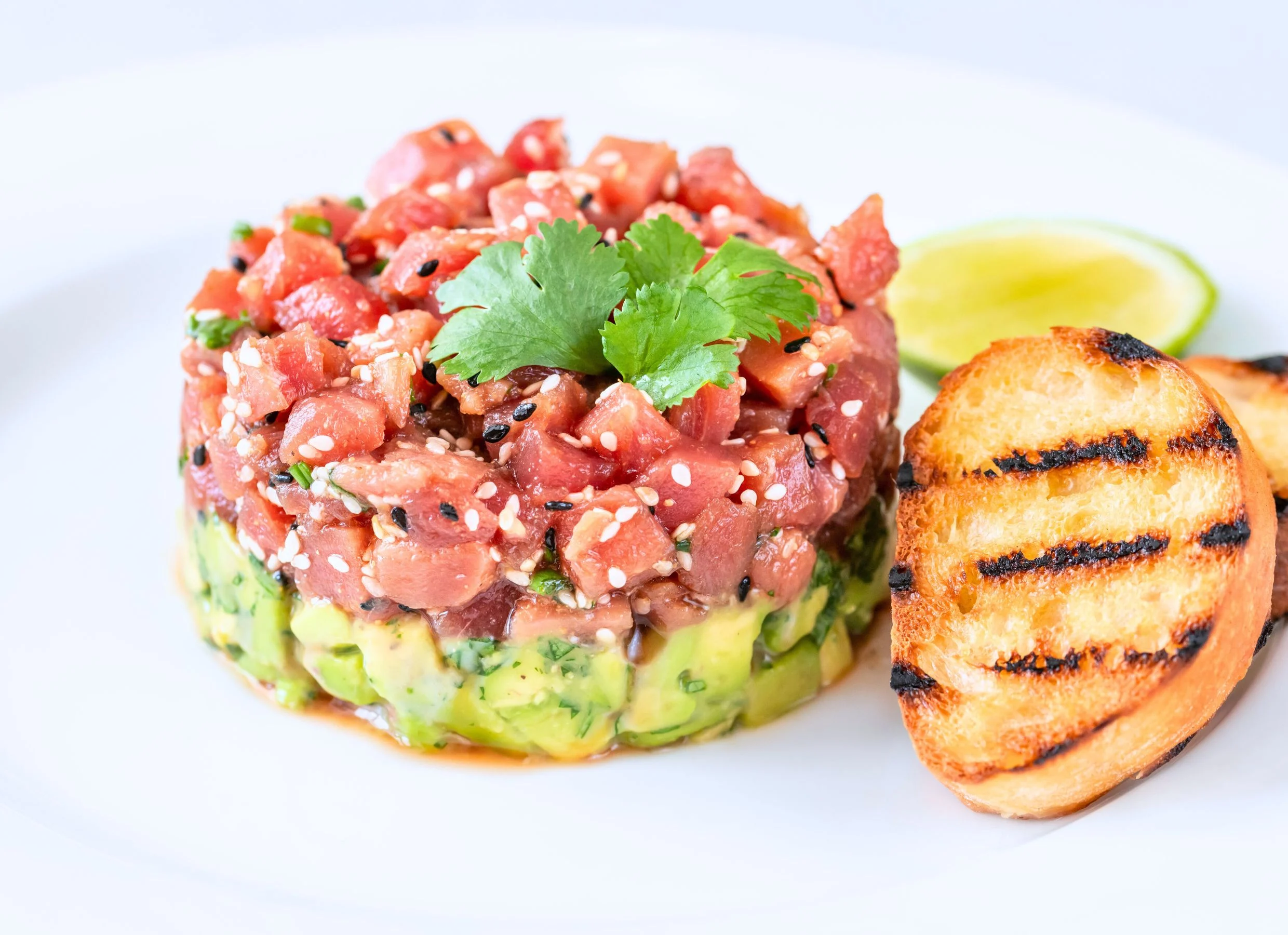 Tartar de atún con aguacate